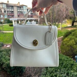 COACH Vintage #9983 Regina Flap Turn Lock Top Hand Crossbody Bag USA White